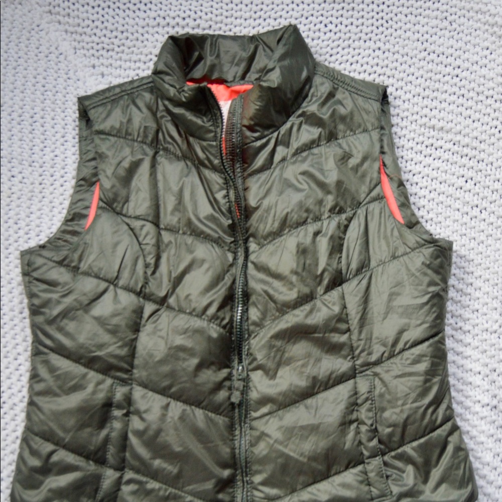 Aero olive green vest